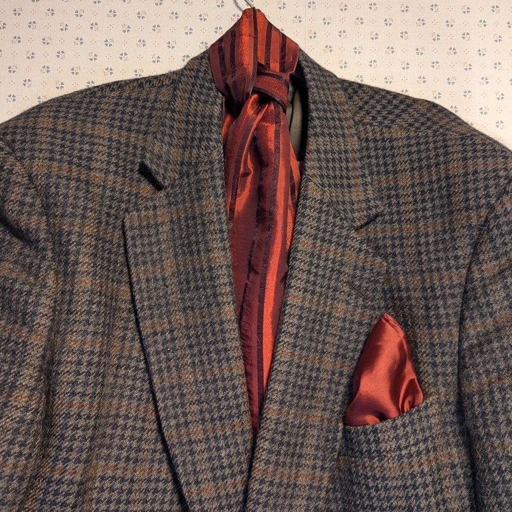 🤎 Cravat pocket square gentlemen's handkerchief brown striped silk
